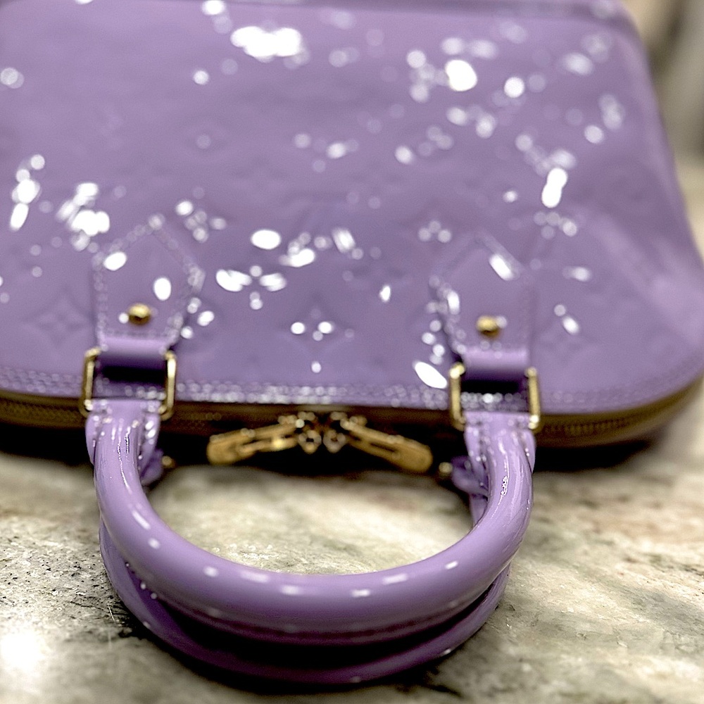 Louis Vuitton Authentic Pristine Lilac Vernis Alma - Picture 12 of 16
